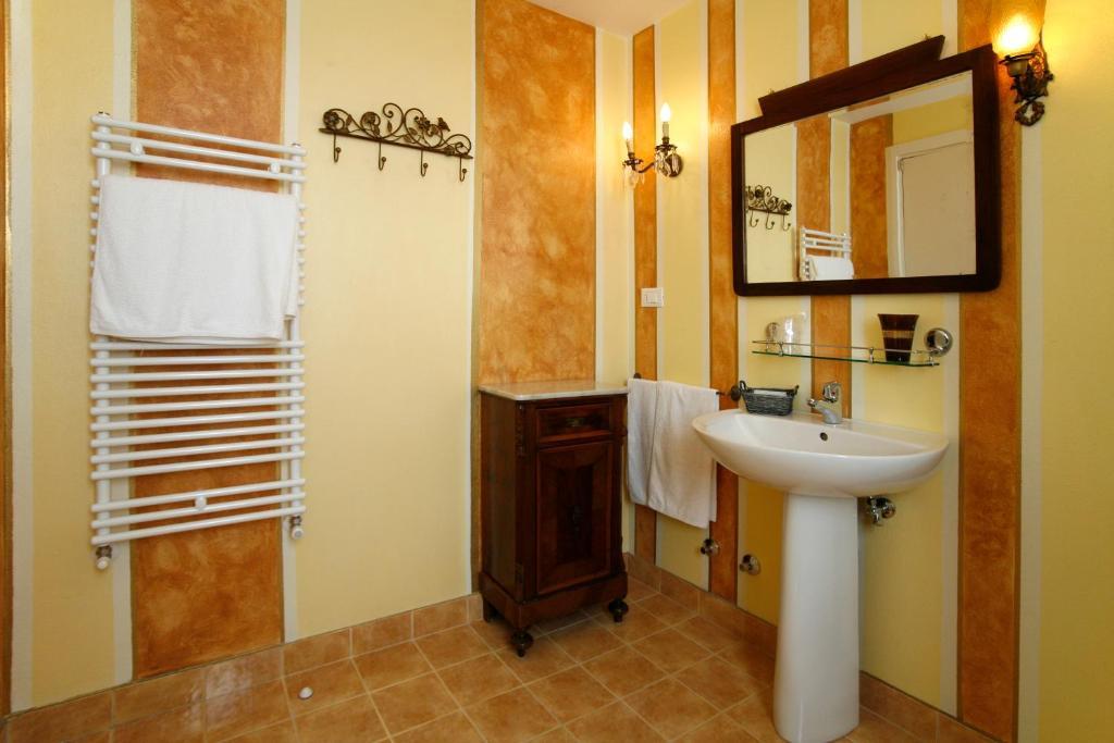 Villa Amelia Rooms 마리아나디피에트라산타 객실 사진