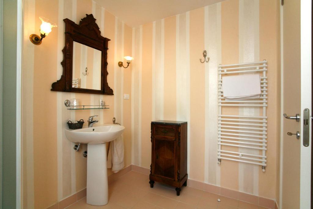 Villa Amelia Rooms 마리아나디피에트라산타 객실 사진