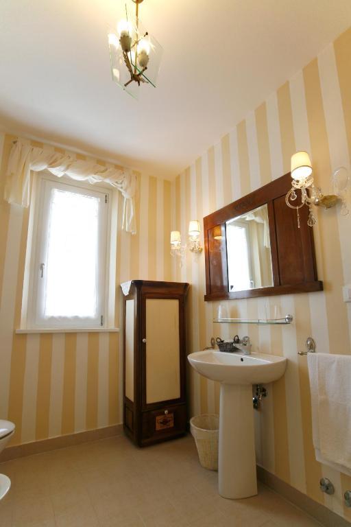 Villa Amelia Rooms 마리아나디피에트라산타 객실 사진